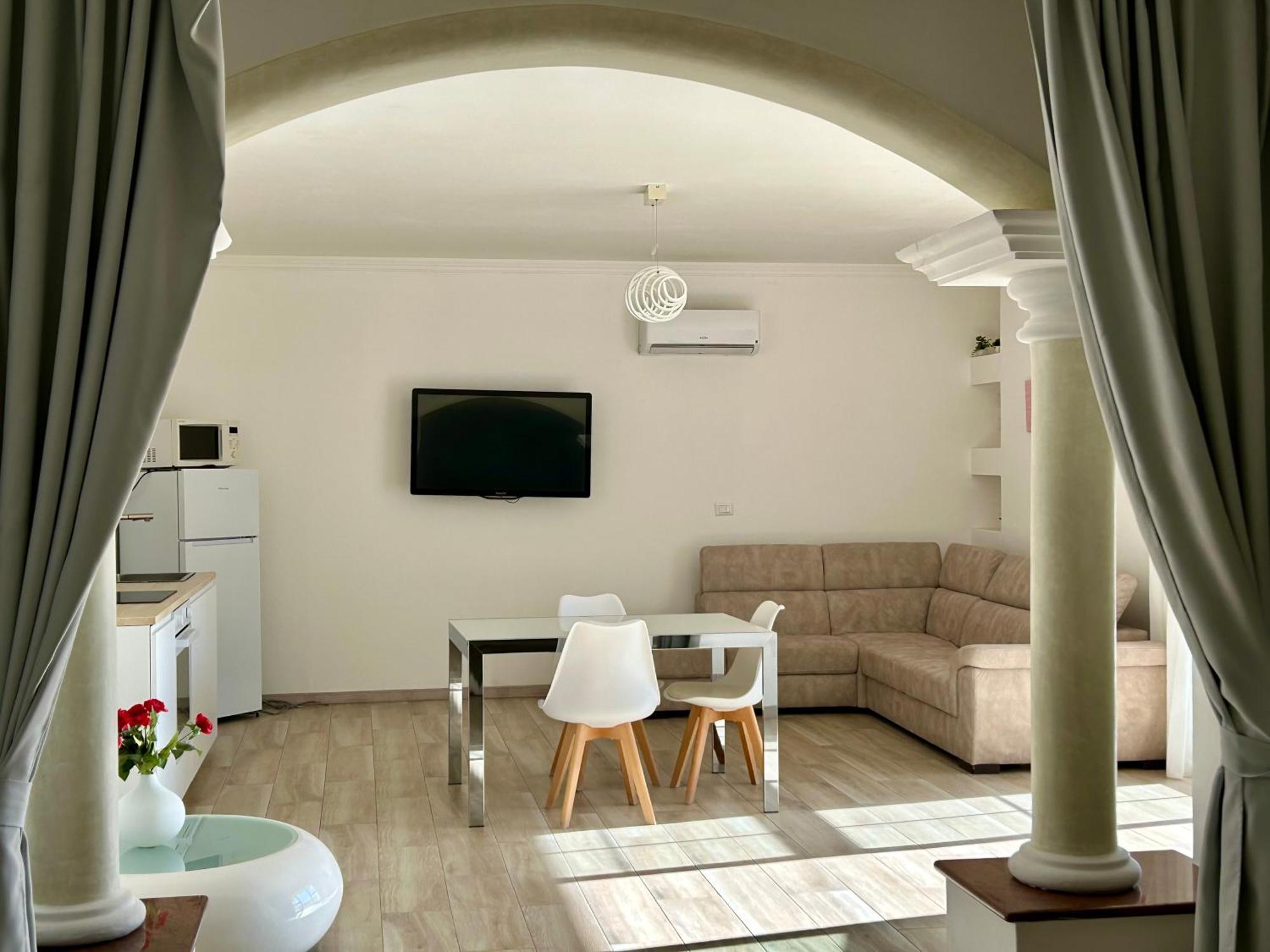 Guest House - La Bella Vita Орозеи Экстерьер фото